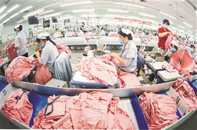 紡企訂單紛至沓來，工人生產熱潮涌動，服裝產業迎來復蘇春風